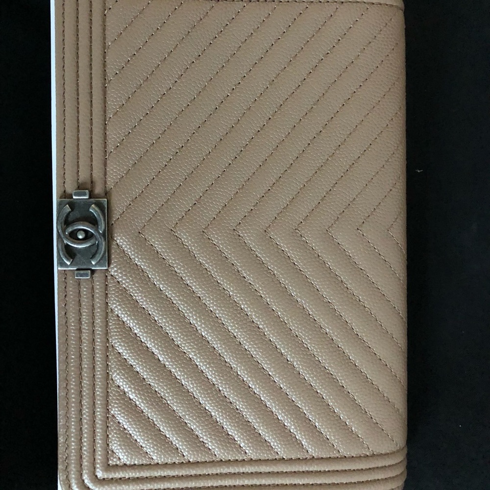 BRAND NEW with tags CHANEL WOC 100% authentic